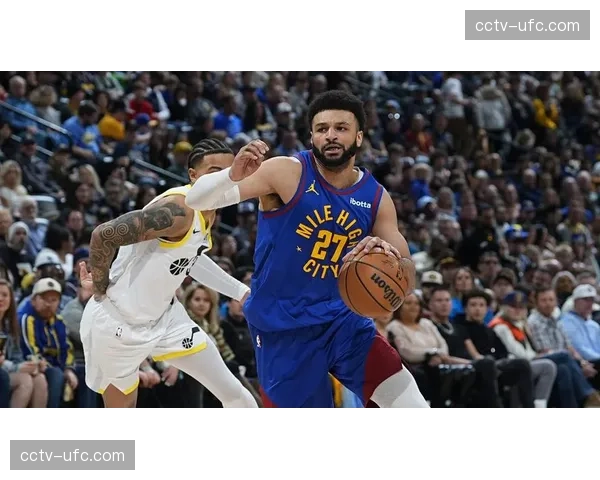 中场活动：为纪念传奇教练杰里·斯隆，爵士主场举行隆重仪式